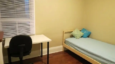 room4rent for male student.july 1.subway donlands!!no parking Image# 2