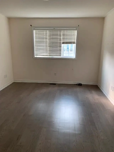 4 bedroom house for rent in brampton! Image# 6
