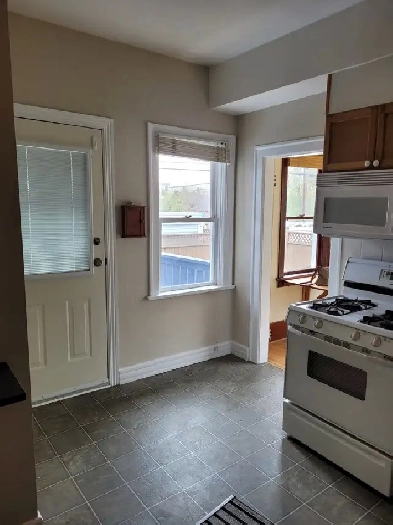 MARDALOOP 1 BEDROOM July 1, pets? Image# 2