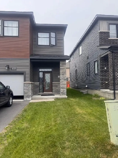 End unit Townhouse Image# 1