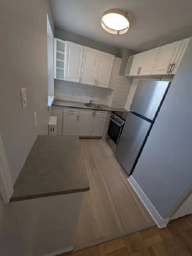 2 Bedroom Apt available in Etobicoke, low rise apartment bldg Image# 7