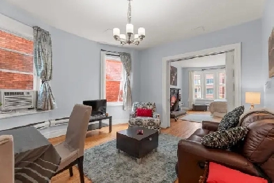 Four plex with renovations and furnished in great part of DWTWN Image# 2