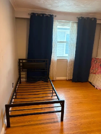 Private Room for rent Martin grove Jeffcoat Image# 1