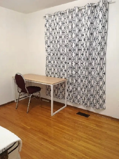 116sqft room near Mohawk College, Steps from shopping Image# 6