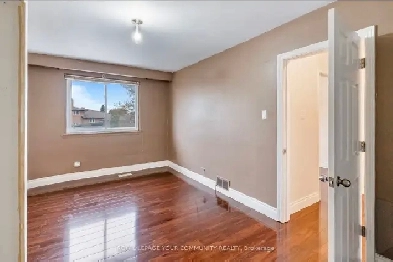 Shared Room for MALE only near SQ 1 / Sheridan College