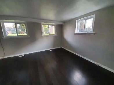 2 bedroom lower level apartment Image# 4