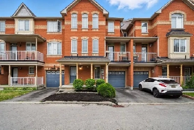 Townhouse In Convenient Location For Sale In Ajax Image# 1
