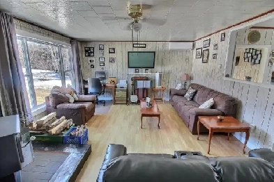 Nestled on a sprawling lot, charming one-level bungalow Image# 4