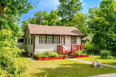 Winnipeg Beach Cottage for Sale - 151 Pine Avenue Image# 5