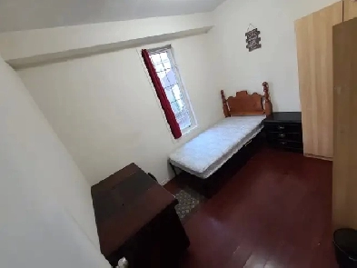 Minutes Walk Finch west subway,  York U campus. Rooms available