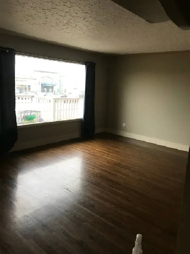 3 BEDROOM MAIN ACROSS WESTBROOK MALL Image# 3