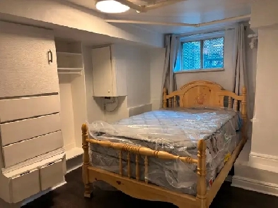 Core downtown Toronto, $1,500 per month, available July 1. Image# 4