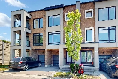 3 bed 3 bath townhouse - Dufferin St. & Center St. Image# 4