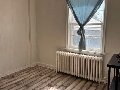 one bedroom apartment in South Etobicoke available Image# 4
