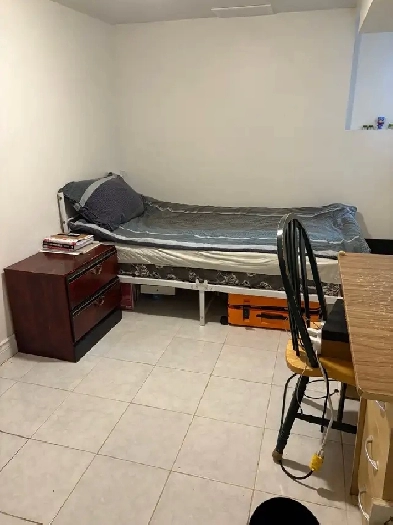 bedroom with private bathroom for rent downtown Toronto Image# 8