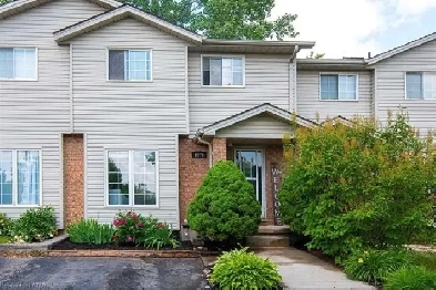 3 bed 1.5 bath townhouse Image# 2