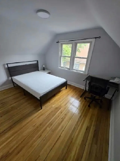 2 rooms available in all girl house near UWO and Fanshawe Image# 6