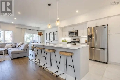 Beautiful & Spacious 4-Bed 2.5-Bath Townhouse in West Bedford. Image# 1