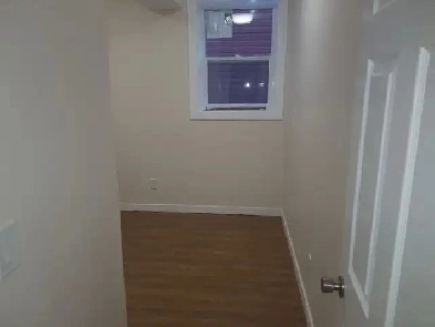 TWO BEDROOMS FURNISHED WALKOUT SUITE IN NOLAN HILL NW Image# 3