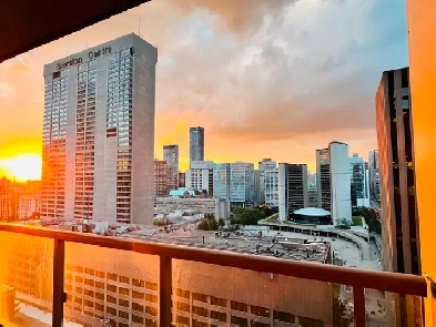 Luxury 2 Bedroom 2 Bathroom  Condo for rent Bay & Queen St Image# 1