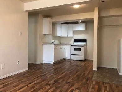 Cute two bedroom west side Aug 1 Image# 7