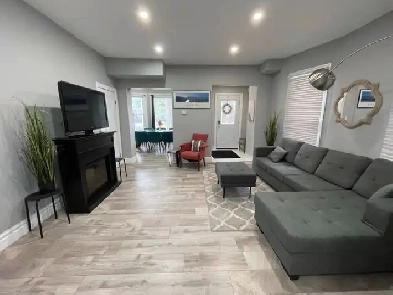 Rooms available in newly renovated Windsor home Image# 1