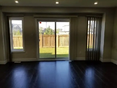 ✨Excellent 3 3 BR Townhouse finish basement Prime location Rent✨ Image# 2