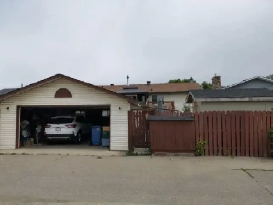 Bi-level house for sale in Calgary NE - $620,000.00 Image# 2
