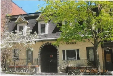 UNIQUE 3 1/2 ' MAISON FRANCE '  DOWNTOWN MONTREAL Image# 8