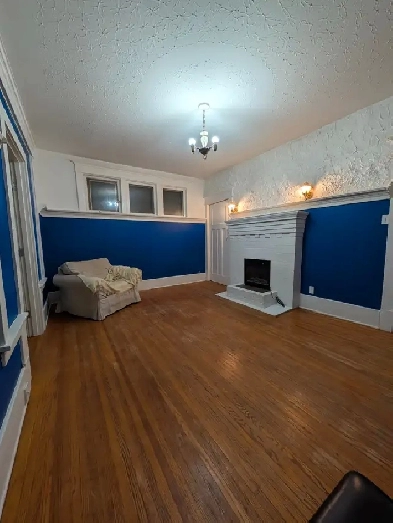 Excellent location and price 2 bed in Bankview  $1450 all includ Image# 1