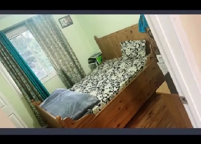 sharing room available for one girl Image# 2