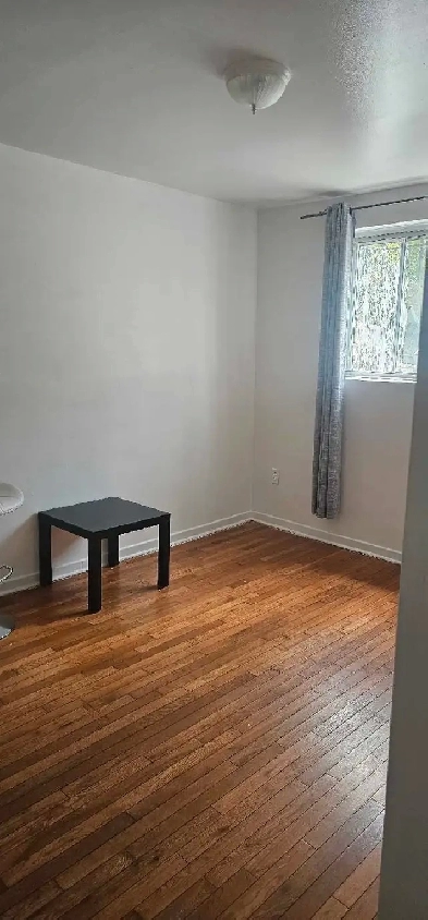 grande chambre à louer Image# 1