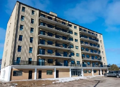Spacious Smoke Free Upper Floor Apt w Balcony & Elevator Image# 6