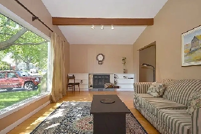 Large Bright 6 Bedroom House for Carleton University Students Image# 1