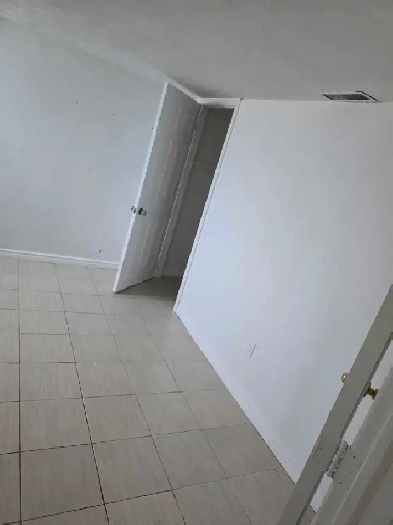 One bedroom basement for rent Image# 1