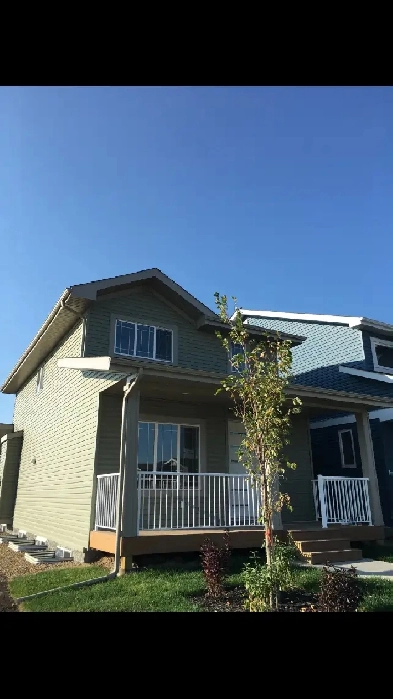 Stunning Custom Built 4 Bed 3 Bath Stylish Home in Stone Creek Image# 4