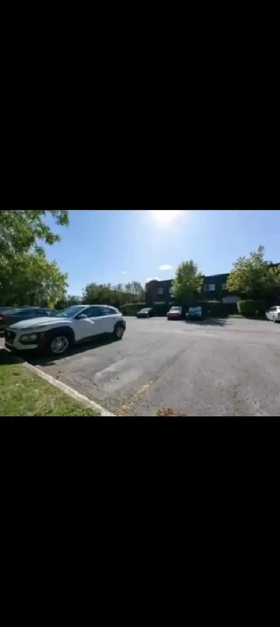 $1400/month, Heat hot water, 4-1/2 condo rent DDO 416-876-9400 Image# 2