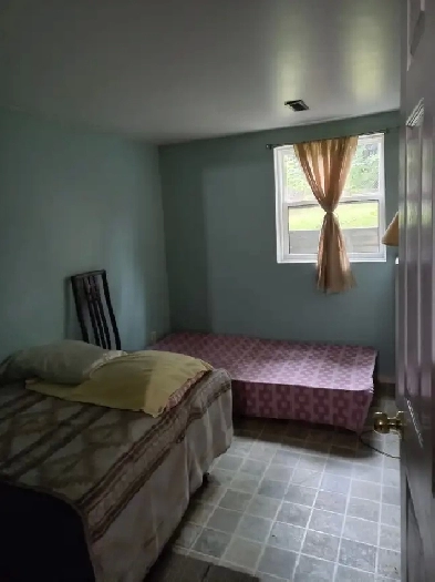 July ROOM - Quiet, Clean - Duckworth/Grove Image# 1