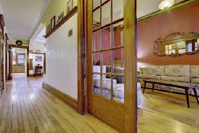 Spacious and charming large apartment Image# 1
