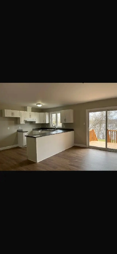 Beautiful 3 Bed, 2 Bath House in Pembroke - Ottawa River View Image# 1