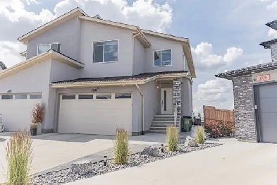 Stunning Custom Built 2-Storey Duplex Image# 1