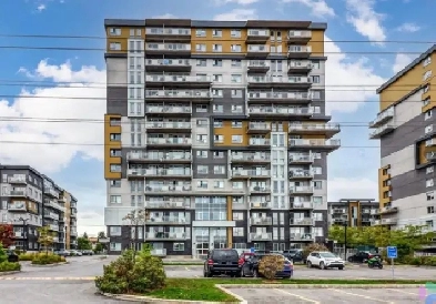 Luxury Condo in Laval with Incredible Views – All Included! Image# 11