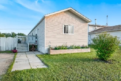 3 Beds 2 Bath Mobile home in Bezanson Image# 1