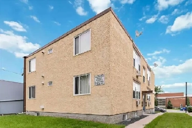 Updated 2 Bedroom Condo on Osborne.  Parking/in-suite laundry Image# 8