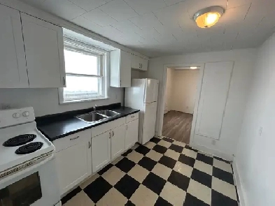 ONE BEDROOM $1,405.00 AVAILABLE JULY 1ST Image# 3