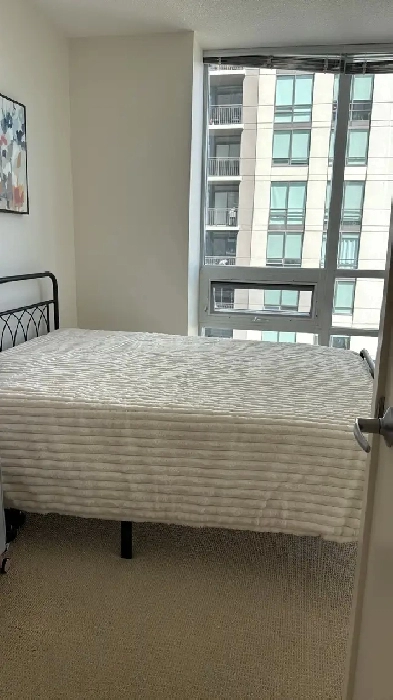 Downtown Walking Distance to Stampede Room for Rent ! Image# 1
