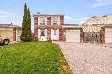 Sitting on a quiet street in a great North End neighbourhood Image# 1