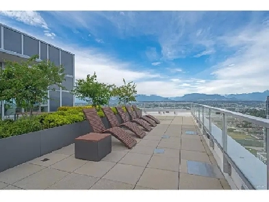 private room for rent Surrey central 1 July Image# 1