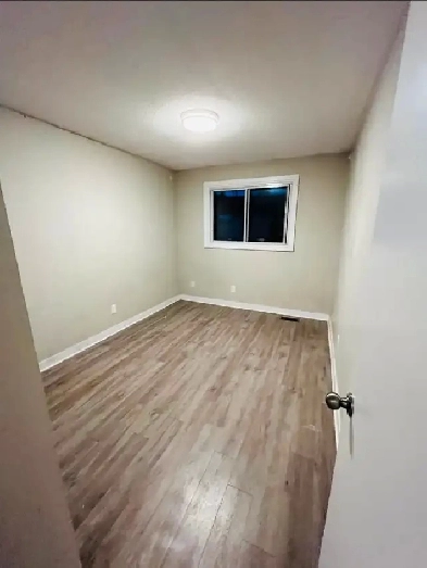 $460 1 minute walk to Algonquin college room available Image# 1