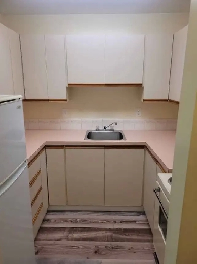 1 and 2 bedroom Adult apartment for rent. Image# 3